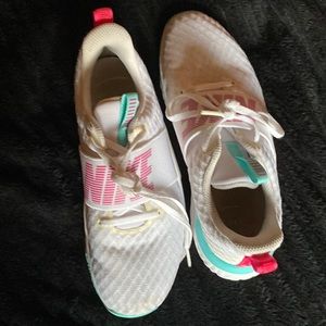 Nike renew track sneakers